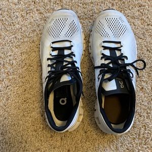 On cloud x running shoes